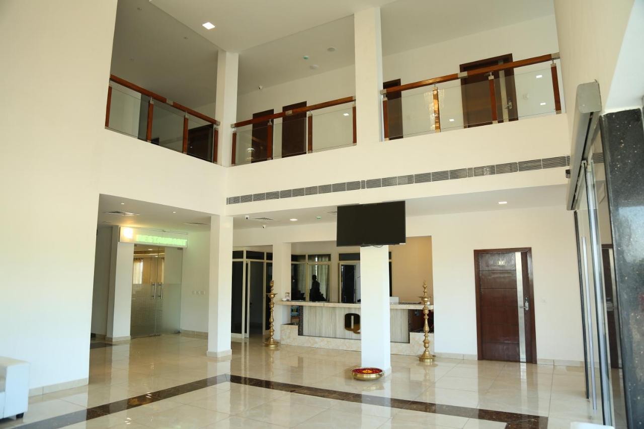Hotel Queens Inn Velankanni Exterior photo