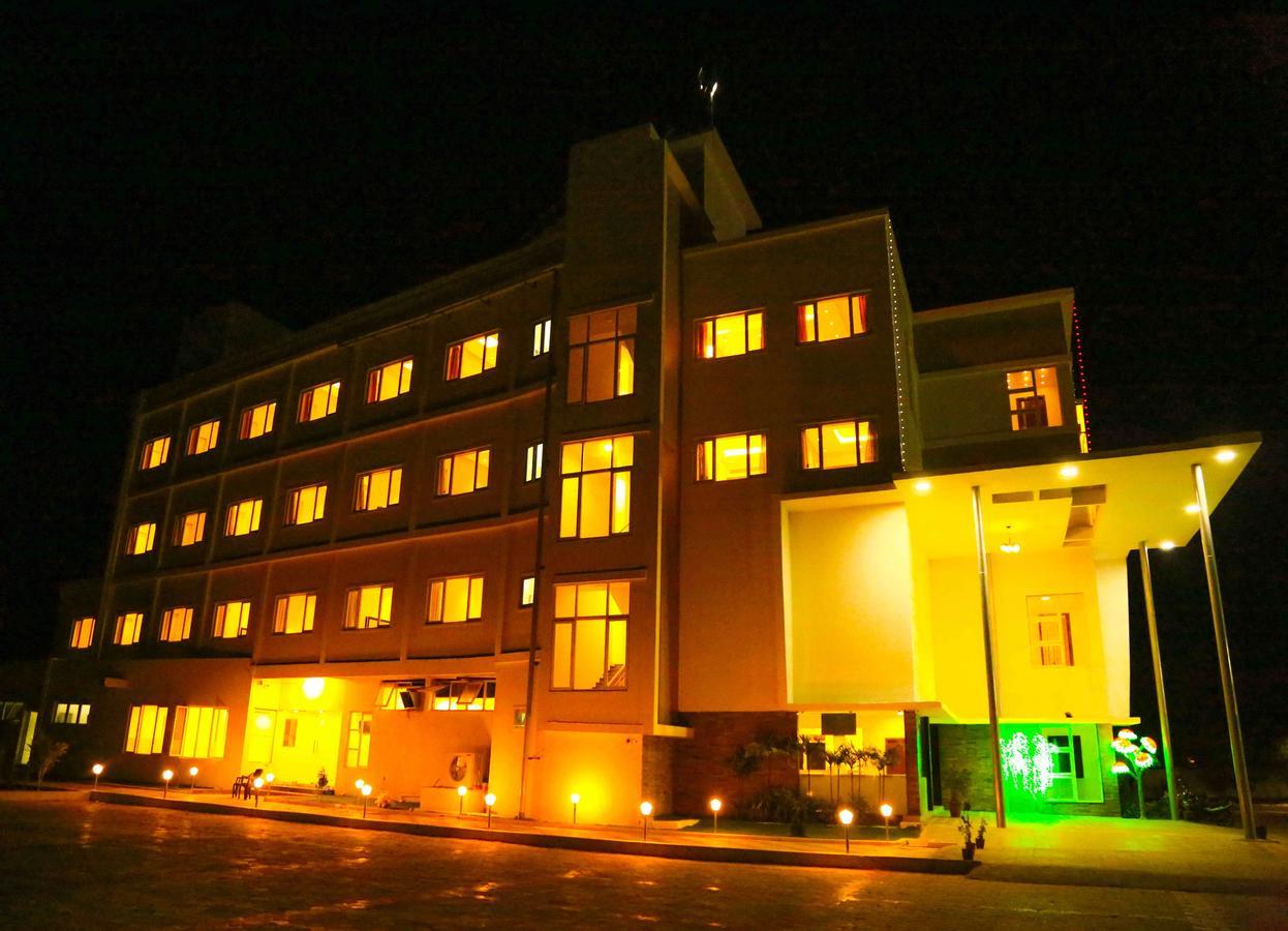 Hotel Queens Inn Velankanni Exterior photo